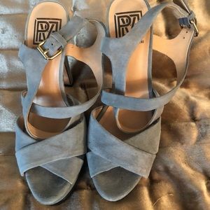 Pour le Victoire grey suede platform strap Sandals